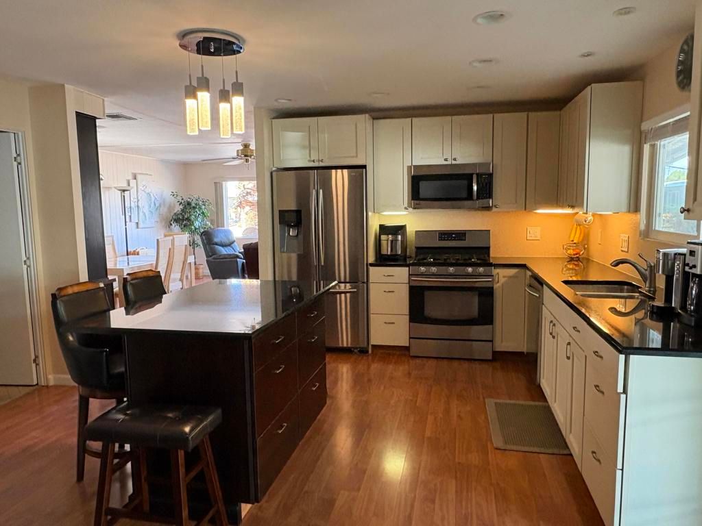 Image 9 of property listing at 73413 Palm Greens Parkway, Palm Desert, CA 92260