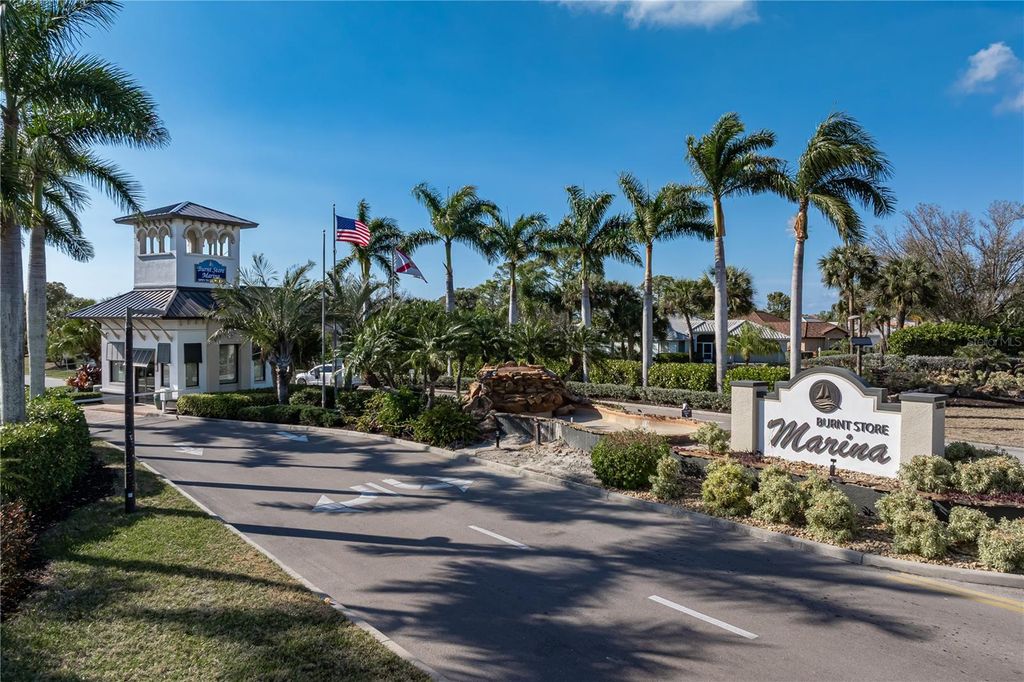 Image 12 of property listing at 524 ISLAMORADA BOULEVARD, Punta Gorda, FL 33955