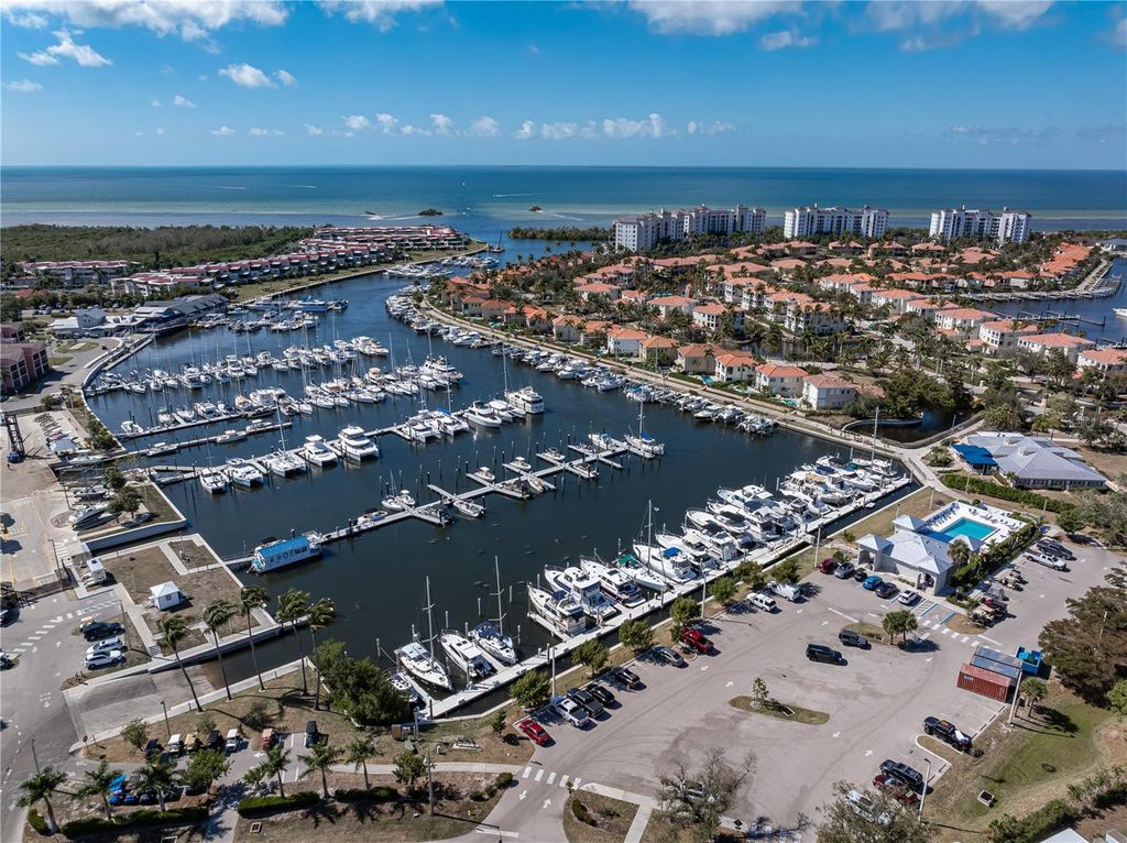 Image 49 of property listing at 524 ISLAMORADA BOULEVARD, Punta Gorda, FL 33955