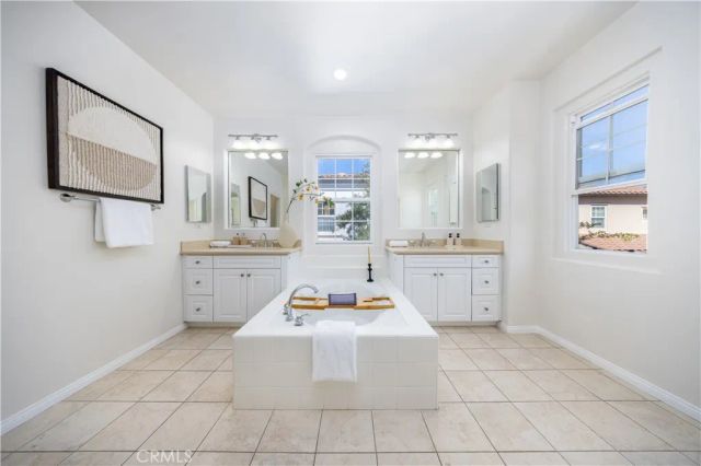 33 Grape Arbor, Irvine, CA 92620