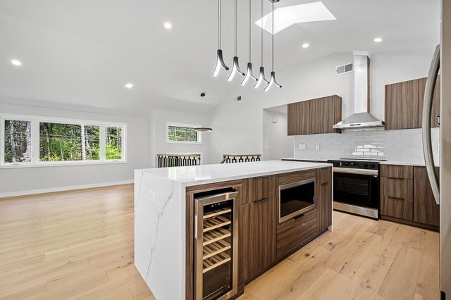 133 White Pond Rd, Hudson, MA 01749