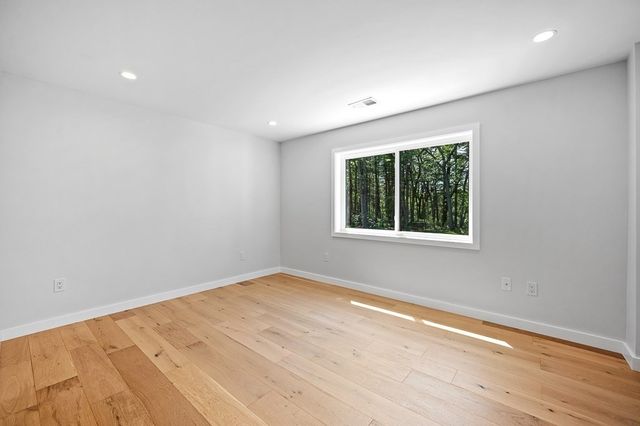 133 White Pond Rd, Hudson, MA 01749
