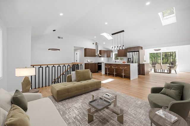 133 White Pond Rd, Hudson, MA 01749