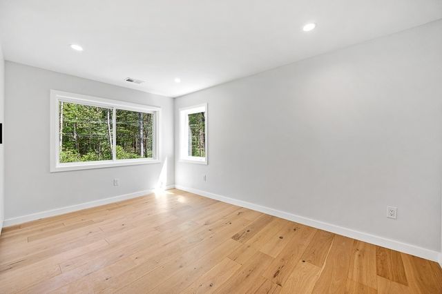 133 White Pond Rd, Hudson, MA 01749