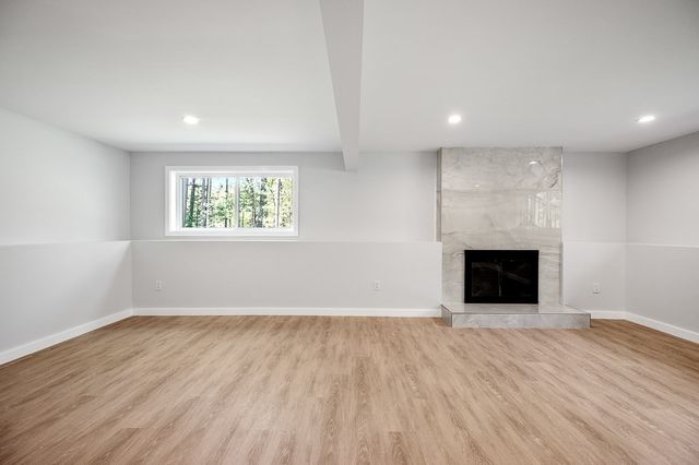133 White Pond Rd, Hudson, MA 01749