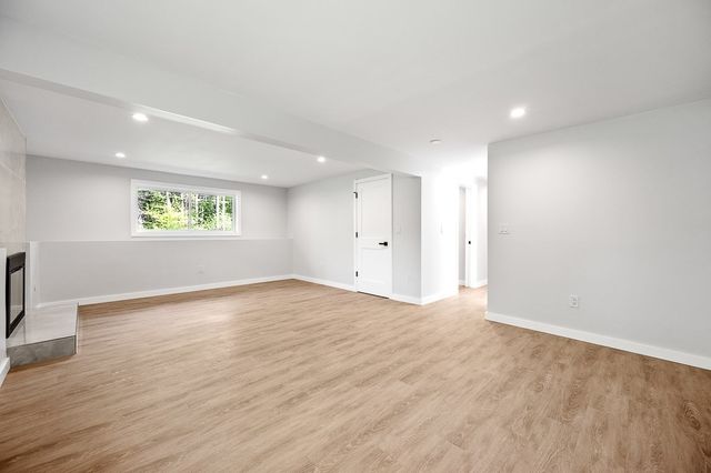 133 White Pond Rd, Hudson, MA 01749