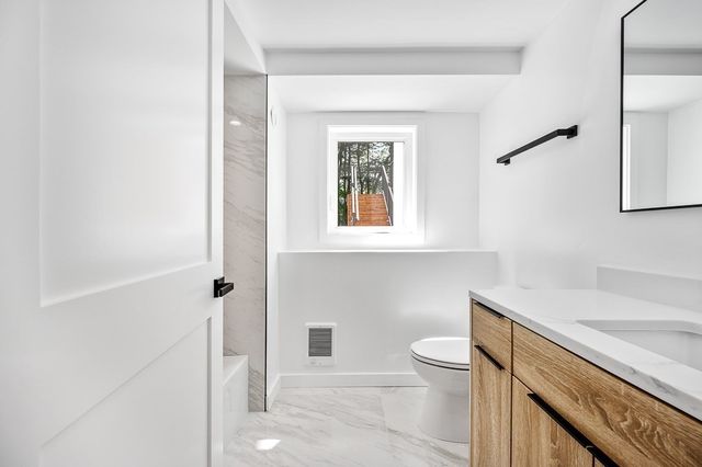 133 White Pond Rd, Hudson, MA 01749