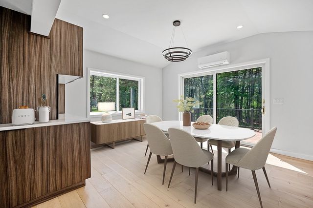 133 White Pond Rd, Hudson, MA 01749