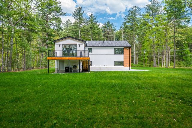133 White Pond Rd, Hudson, MA 01749