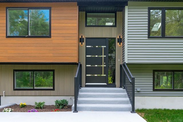 133 White Pond Rd, Hudson, MA 01749