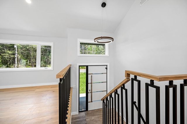 133 White Pond Rd, Hudson, MA 01749