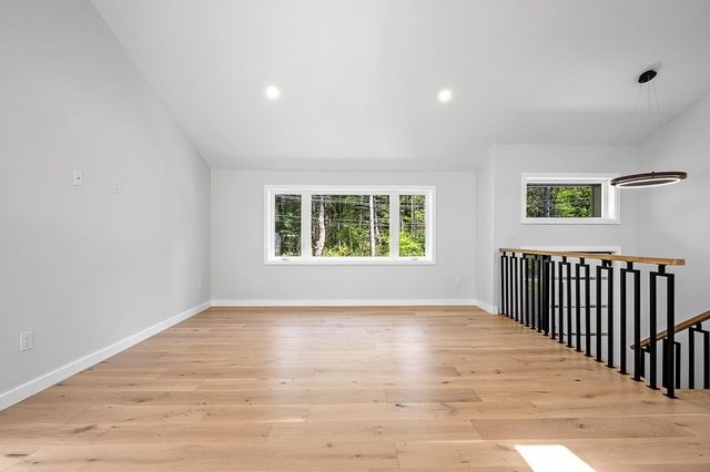 133 White Pond Rd, Hudson, MA 01749