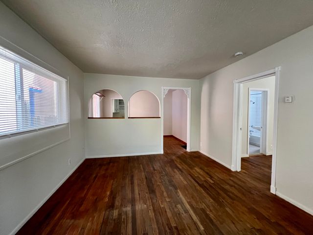 316 9th Street SW, Albuquerque, NM 87102