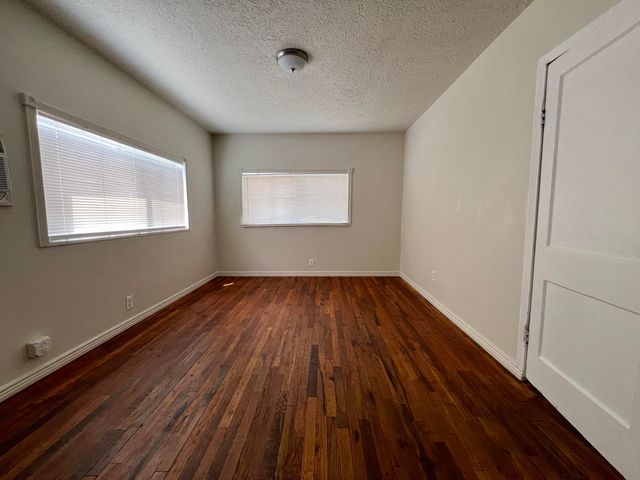 316 9th Street SW, Albuquerque, NM 87102