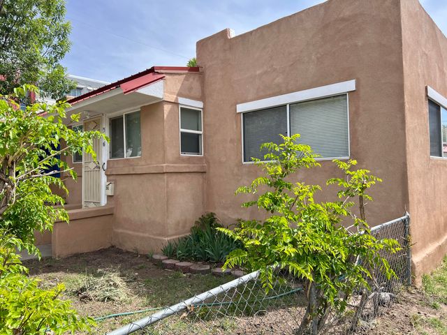 316 9th Street SW, Albuquerque, NM 87102