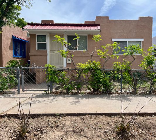 316 9th Street SW, Albuquerque, NM 87102