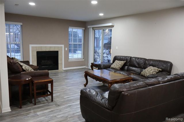 5212 Pine Aires Drive, Sterling Heights, MI 48314