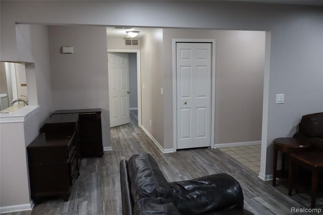 5212 Pine Aires Drive, Sterling Heights, MI 48314