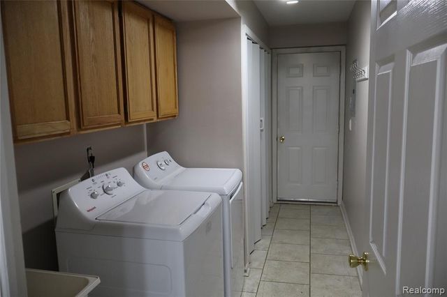 5212 Pine Aires Drive, Sterling Heights, MI 48314