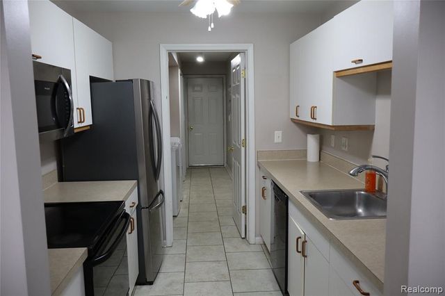 5212 Pine Aires Drive, Sterling Heights, MI 48314