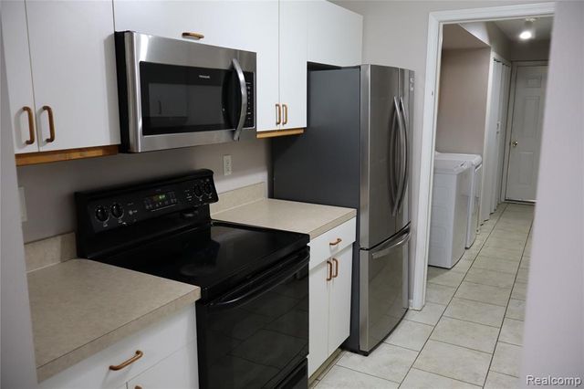 5212 Pine Aires Drive, Sterling Heights, MI 48314