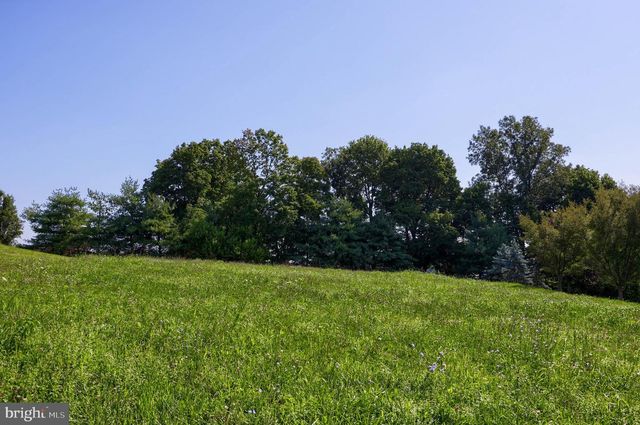 ST. MICHAELS MODEL 540 MONOCACY TRL, Spring Grove, PA 17362