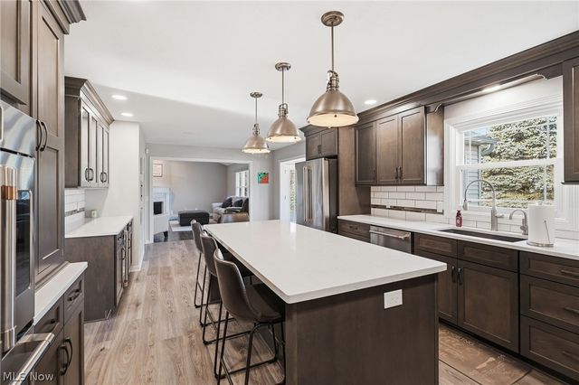 6625 Olde Stone Circle NE, Canton, OH 44721