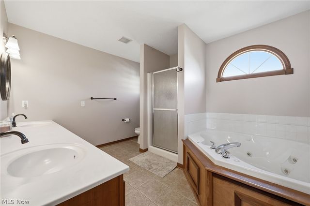 6625 Olde Stone Circle NE, Canton, OH 44721