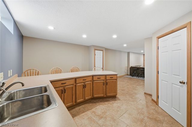 6625 Olde Stone Circle NE, Canton, OH 44721