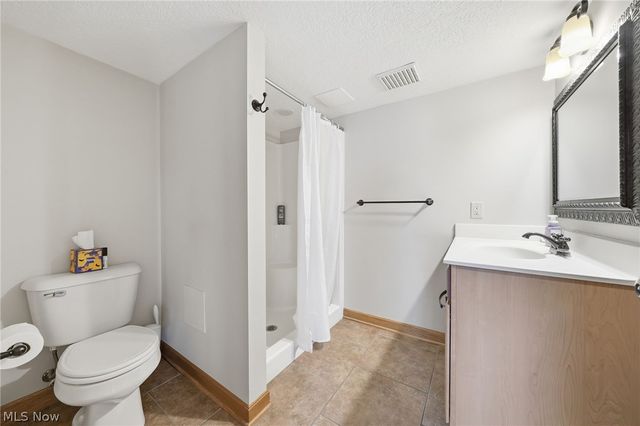 6625 Olde Stone Circle NE, Canton, OH 44721