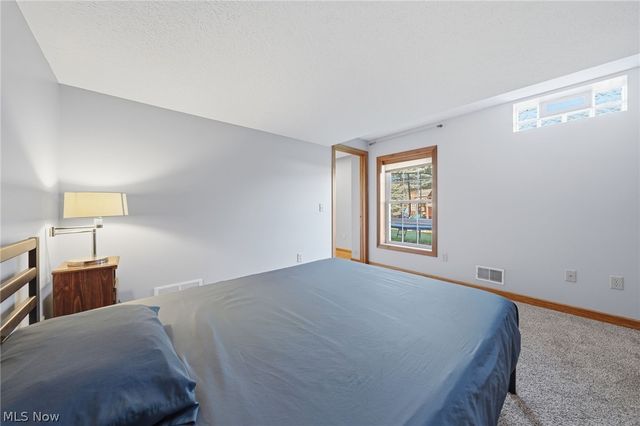 6625 Olde Stone Circle NE, Canton, OH 44721