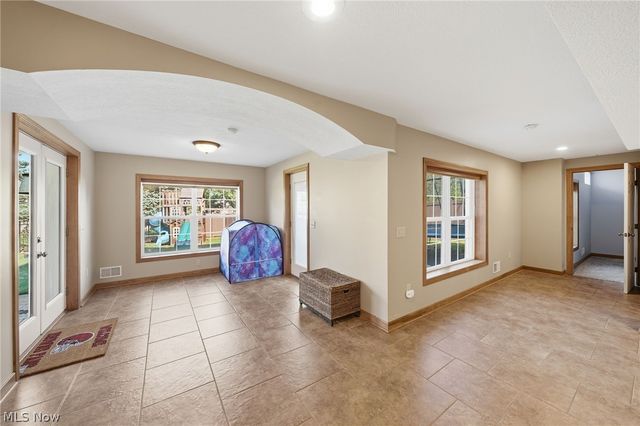 6625 Olde Stone Circle NE, Canton, OH 44721