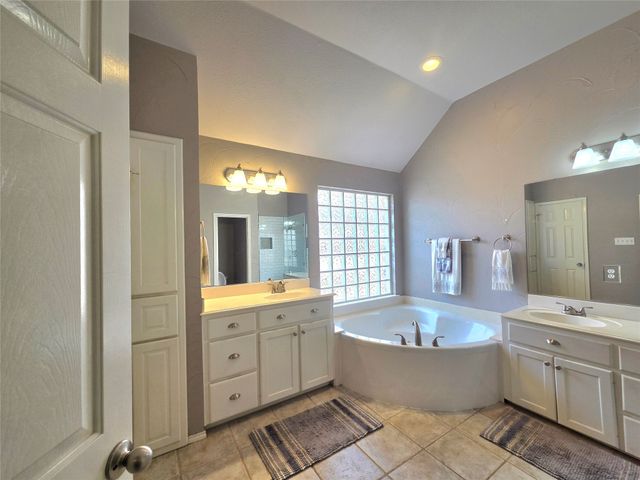 2079 Fair Oaks Circle, Corinth, TX 76210