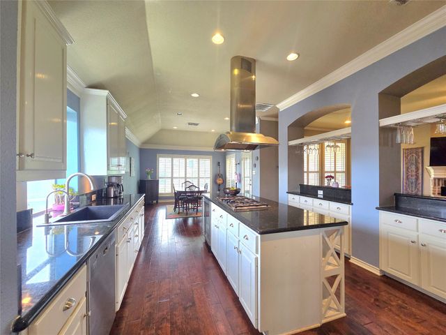 2079 Fair Oaks Circle, Corinth, TX 76210