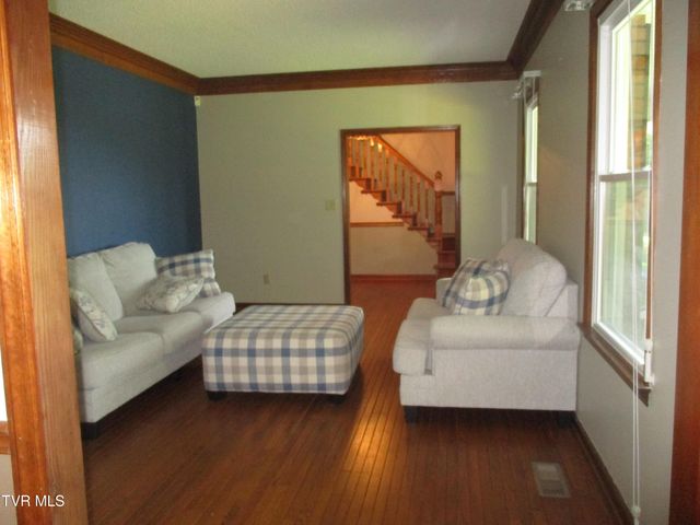 782 Quail Hollow Drive, Elizabethton, TN 37643