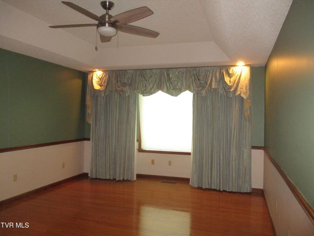 782 Quail Hollow Drive, Elizabethton, TN 37643
