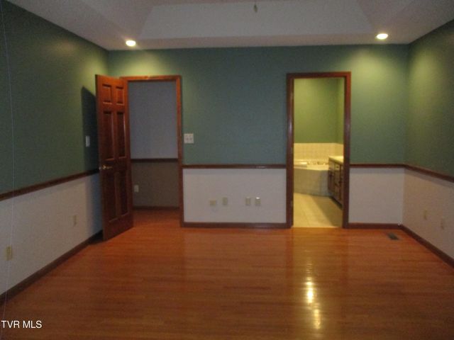 782 Quail Hollow Drive, Elizabethton, TN 37643