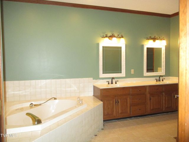 782 Quail Hollow Drive, Elizabethton, TN 37643