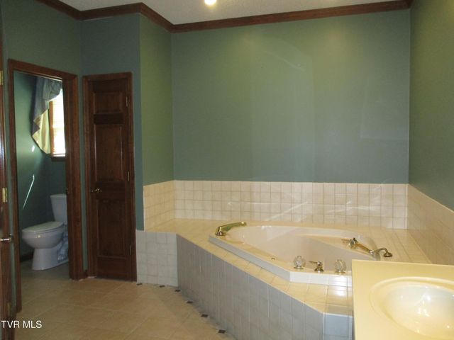 782 Quail Hollow Drive, Elizabethton, TN 37643