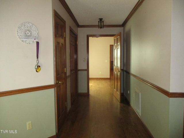782 Quail Hollow Drive, Elizabethton, TN 37643