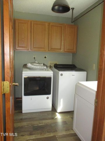 782 Quail Hollow Drive, Elizabethton, TN 37643