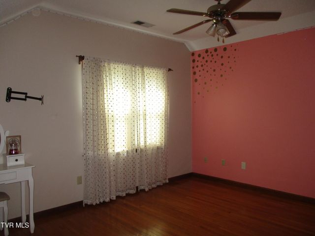 782 Quail Hollow Drive, Elizabethton, TN 37643
