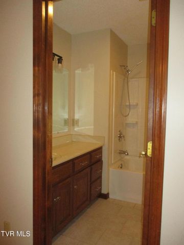 782 Quail Hollow Drive, Elizabethton, TN 37643