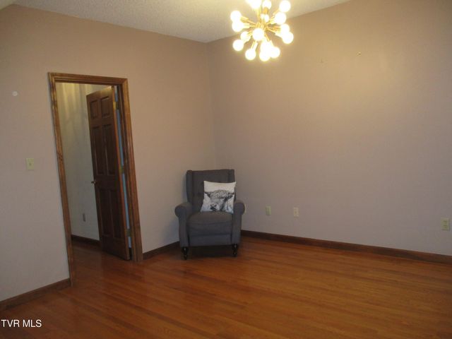 782 Quail Hollow Drive, Elizabethton, TN 37643