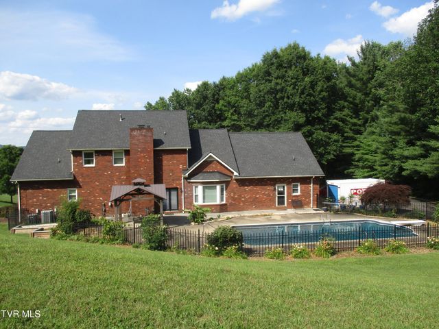 782 Quail Hollow Drive, Elizabethton, TN 37643