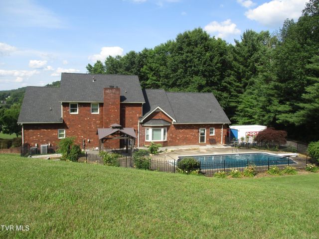 782 Quail Hollow Drive, Elizabethton, TN 37643