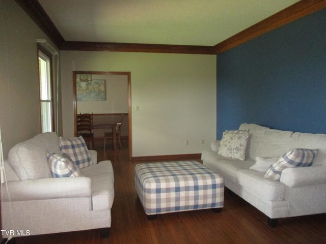 782 Quail Hollow Drive, Elizabethton, TN 37643
