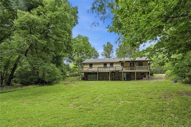 17052 Dempsey Road, Leavenworth, KS 66048