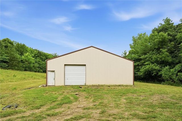 17052 Dempsey Road, Leavenworth, KS 66048