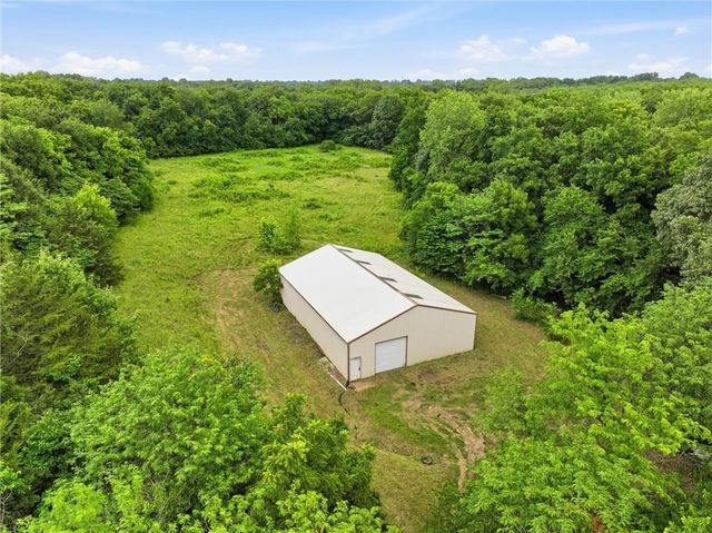17052 Dempsey Road, Leavenworth, KS 66048